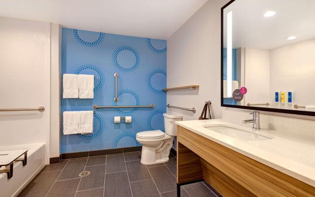 Tru by Hilton Lithia Springs