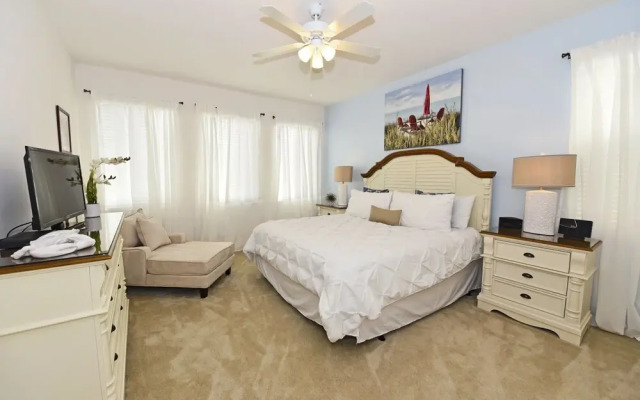 4557 Cabello Loop 6 Bedrooms, +3 Bathrooms