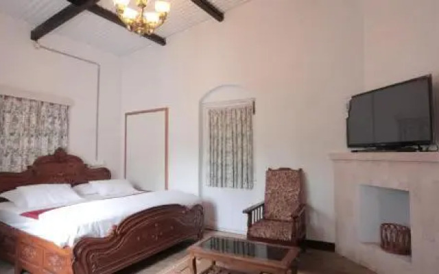 Marsh Villa Luxury Resort