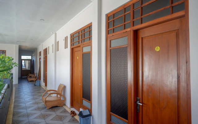 Urbanview Hotel Blok O International by RedDoorz