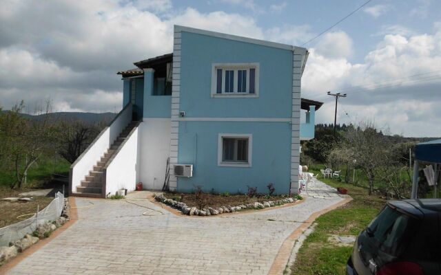 Tom's House/2 Between Paleokastritsa Dassia Ipsos!