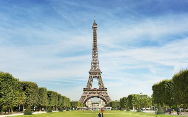 YAYS Paris Zola by Numa