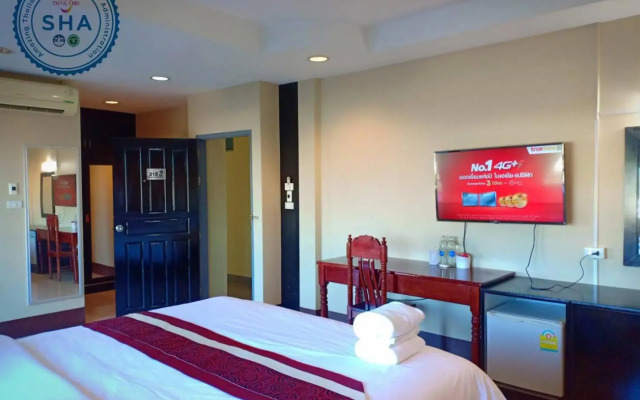 Submukdaphoomplace Hotel