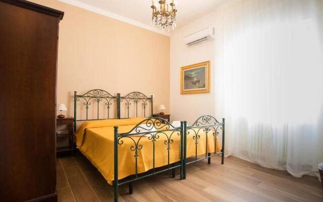 La Coccinella B&B Bed by night LTB