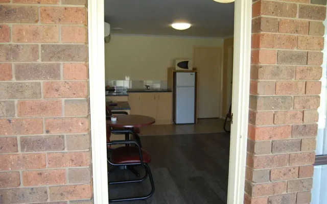 Sportsmans Motor Inn