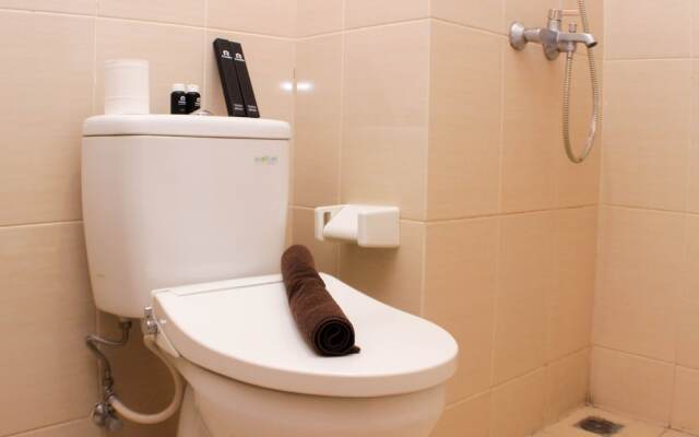 Comfort Studio Room At Oasis Cikarang Apartment