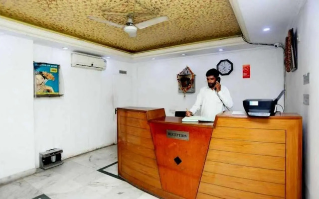 POP 92556 Hotel Shubham
