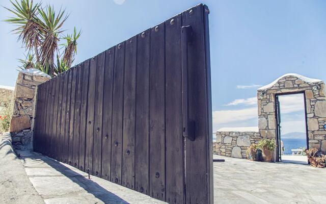 Mykonos Hippy Luxury