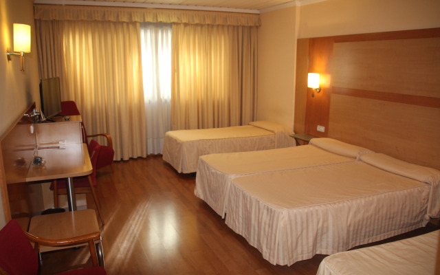 Hotel Reconquista
