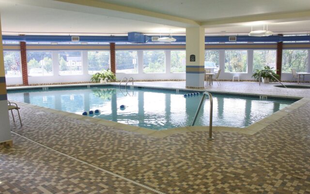 Delta Hotels by Marriott Huntington Mall