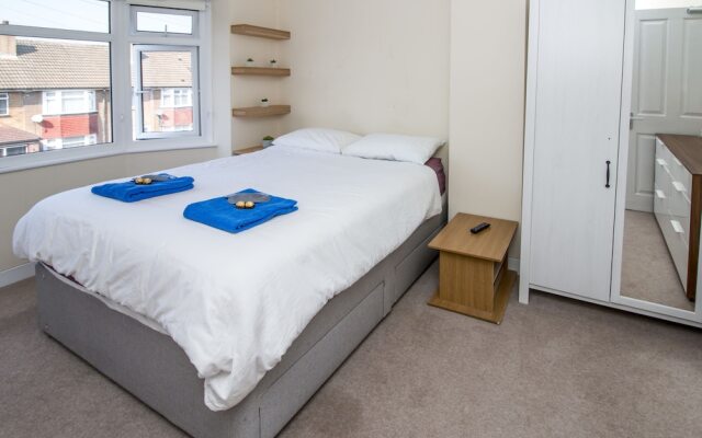 Elegant Rooms in a Quiet Location