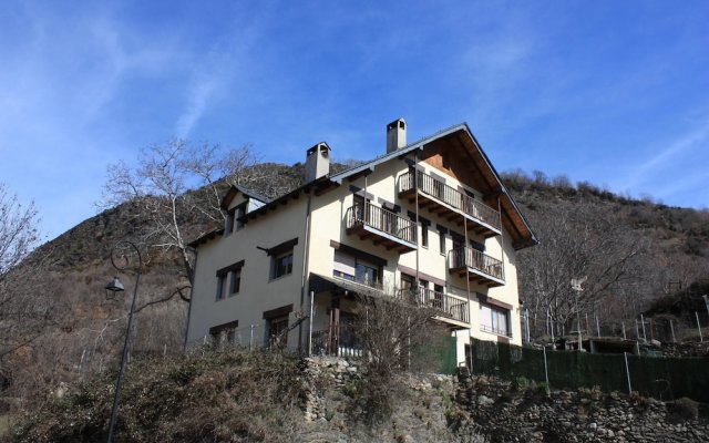 Apartment With 3 Bedrooms in Boí Taüll, With Wonderful Mountain View a