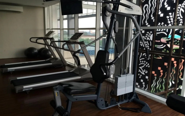 ASTON Bellevue Radio Dalam