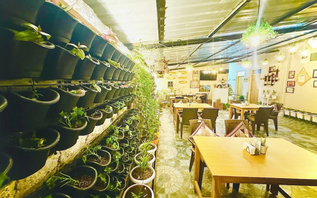 Paradise Inn by HBR