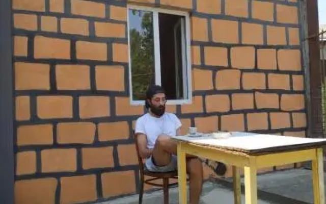 Rossi Rest House By The River