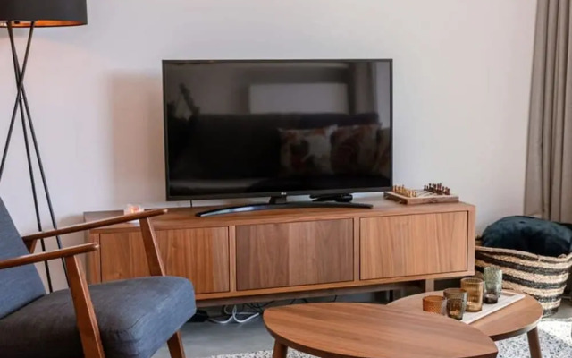 Deluxe Apartment With Lovely Terrace and Parking