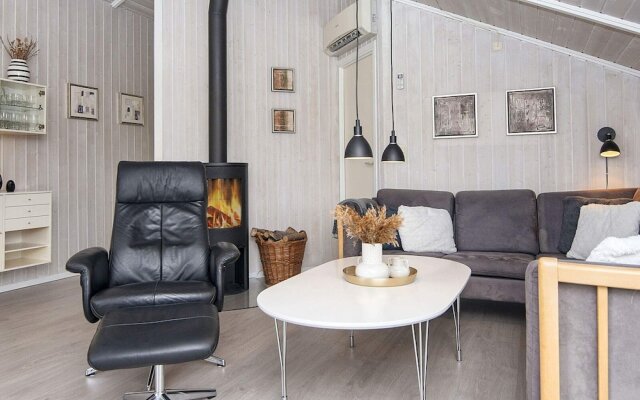 6 Person Holiday Home in Hemmet