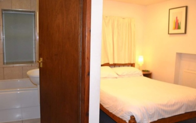 The Queens Head Hotel