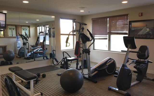 Norwood Inn & Suites