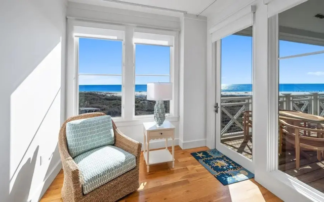 Vitamin Sea 3 Bedroom Condo by RedAwning