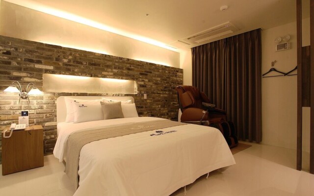 Forcheon Drive In Hotel Tiamo