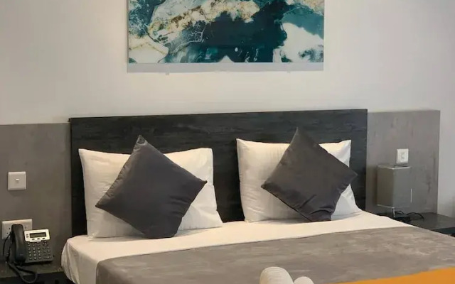 Life Inn Suites