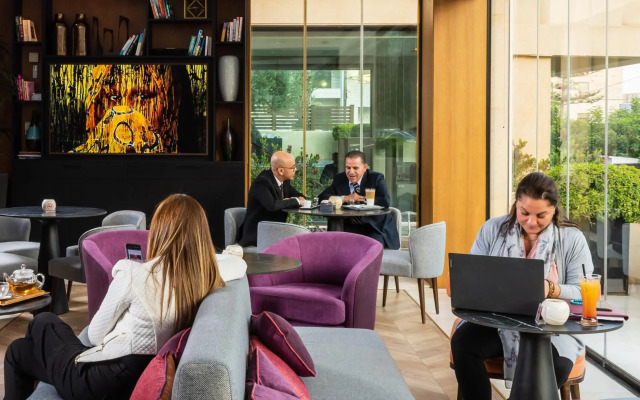 ALQasr Metropole Hotel