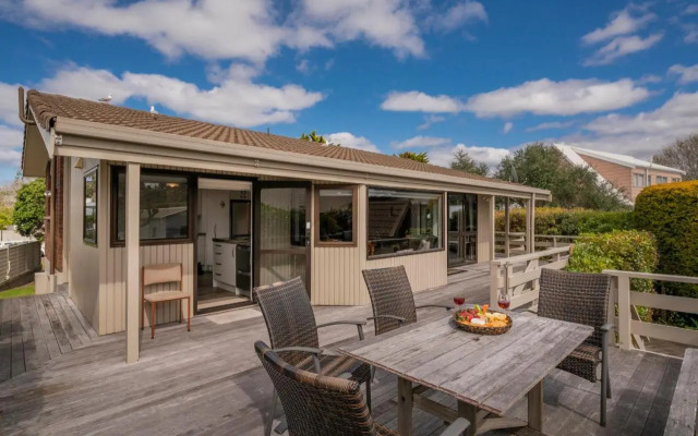 Relax On Courtney - Pauanui Holiday Home