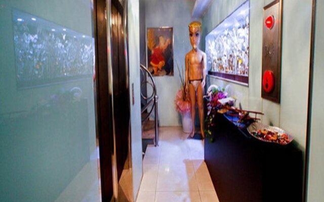 Lucy Motel