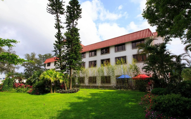 Silvermine Beach Resort