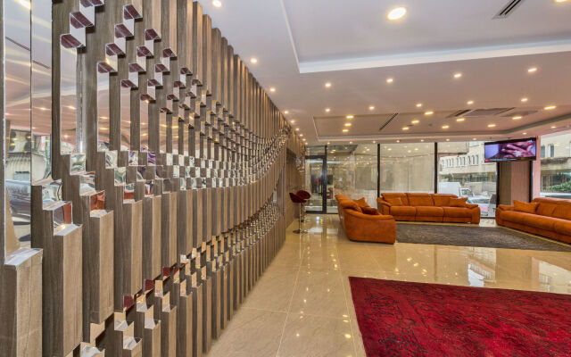 Grand Palace Hotel