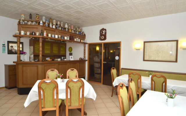 Land-Hotel Am Wald Garni