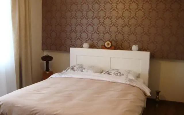 Elegant Romantic Apartment