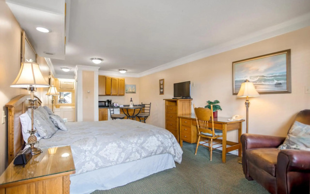 Edgewater Inn