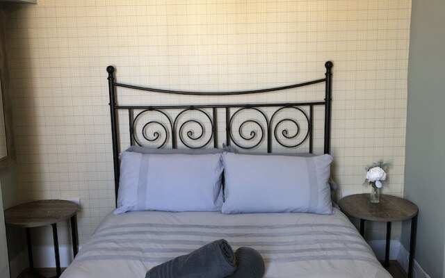 Esmond Rooms