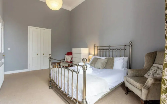 JOIVY Doune Terrace Apartment: Edinburgh New Town Prime Location