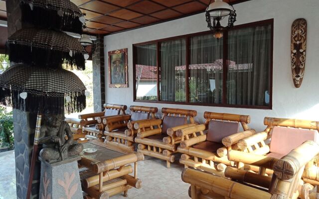 Rini Hotel