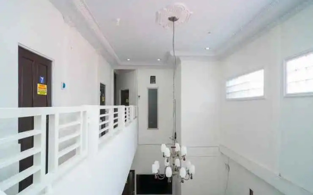 RedDoorz Syariah Near Jalan A Yani KM 8 Citraland