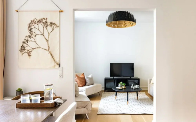 Sanders Shield - 3 Bedroom Apartment With Balcony