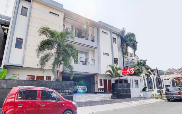 OYO Flagship 90641 Sky City Home