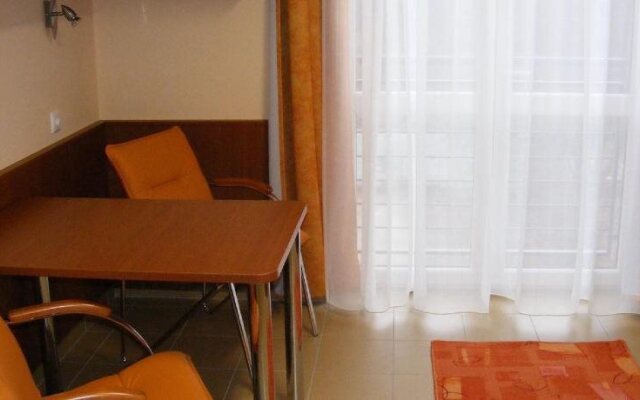 Study K & M Hotel