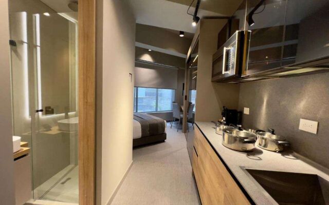 ICON 100 Luxury Apartasuites