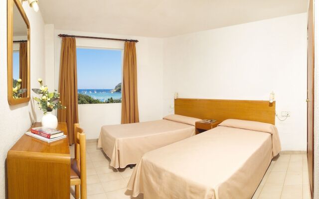 Apartamentos Cala LLonga Playa Ibiza