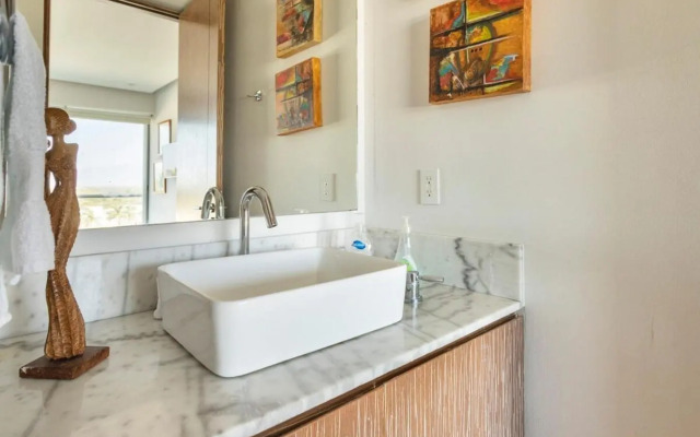 NV 4L Peninsula Beach Front and ocean view