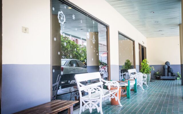 Central Place Hotel