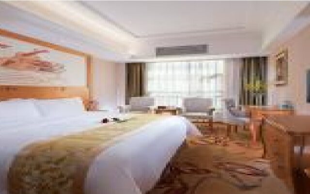 Vienna Hotel Huizhou Danshui Baiyun Road
