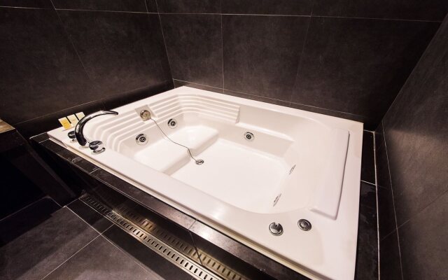 Starhills Hotel