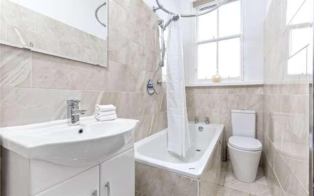 5 Bedroom Flat With Great Views In Bruntsfield