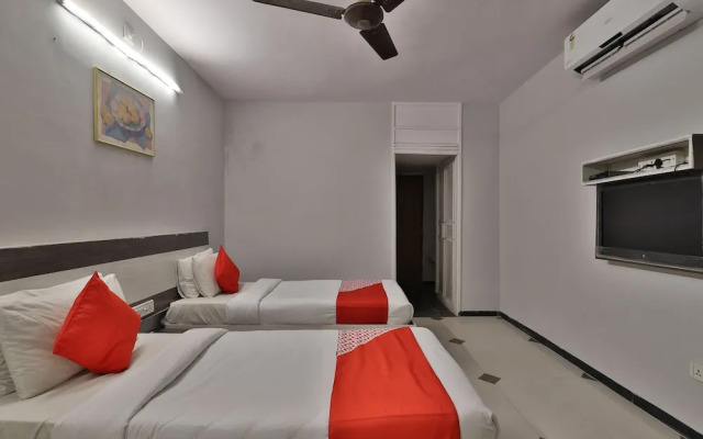 OYO 27796 Hotel Jubilee