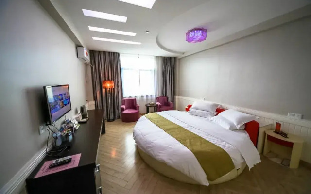 Durian Candy Hotel (Zhuji Diankou Town Passenger Station)